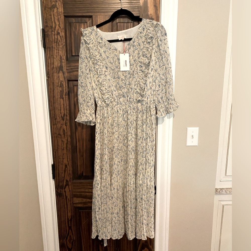 NWT beautiful spring floral and gold metallic midi dress with 3/4 sleeves